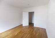 UNBEFRISTET - tolle Loggia - Helle 5-Zimmer Neubau Maisonette-Wohnung mit separater Küche, Lift, Gartennutzung und Garagenplatz optional