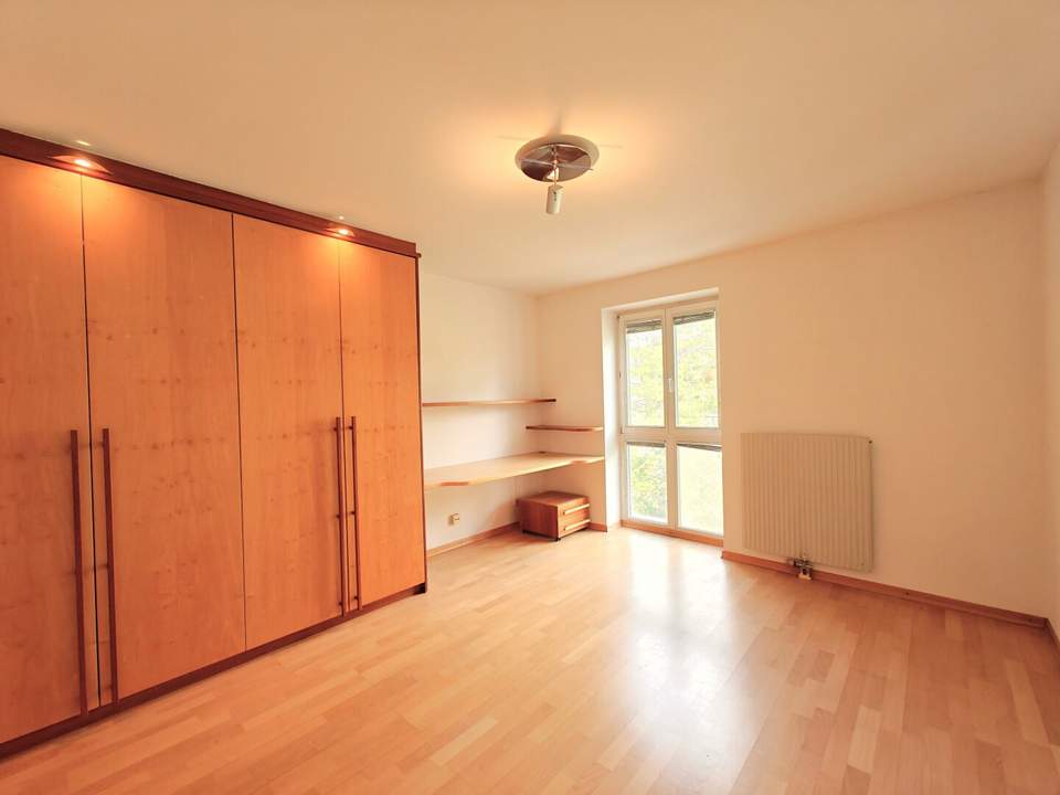 Gersthof: Sonnige Ostausrichtung + Ideale Wohnlage + Praktischer Grundriss + Nähe Fuchu-Park