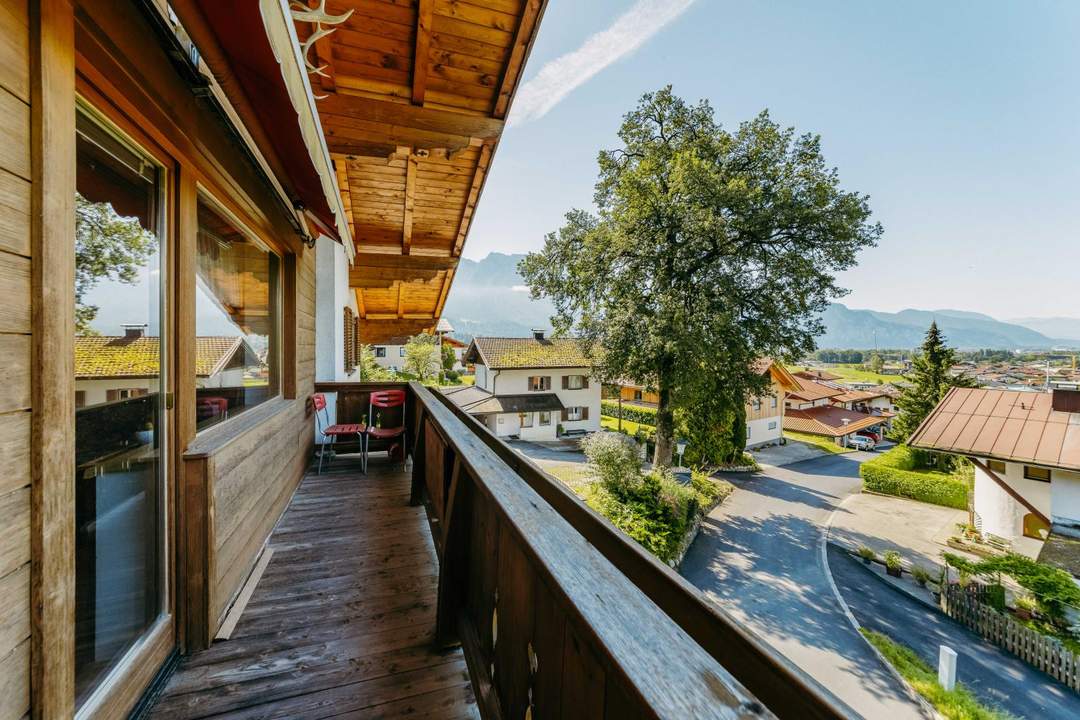 Helle Dachgeschosswohnung mit unverbaubarem Blick!