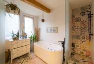 Exklusives Mehrfamilienhaus mit Ateliercharakter, Einliegerwohnung und Pool