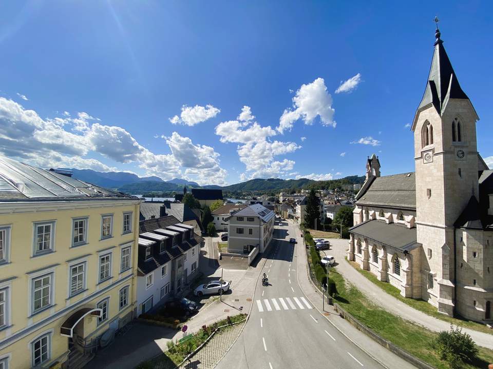 WOHNEN MIT WEITBLICK! 3-Zimmer- Eigentumswohnung mit Loggia u. TG-Platz