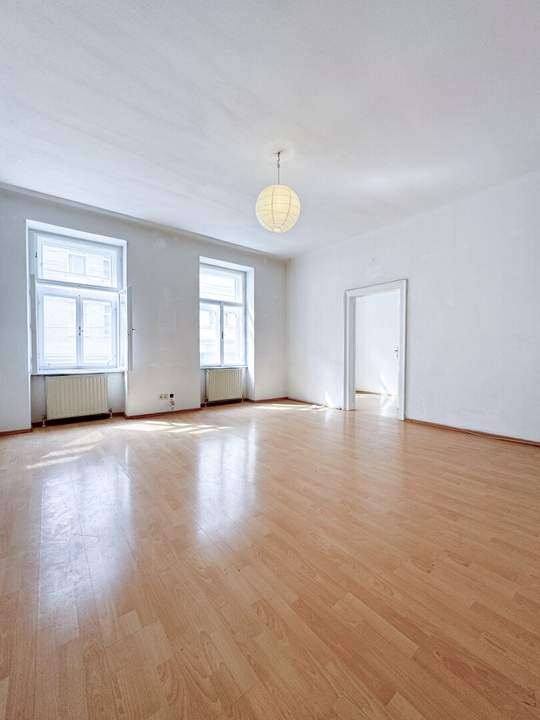 Sanierungsbedürftige 3-Zimmer-Altbauwohnung mit Potenzial in bester Lage der Josefstadt