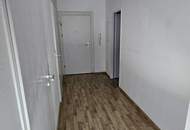 Unbefristet, schön und neuwertig - 3-Zimmer-Wohnung mit Loggia!