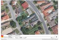 Gemütliches Landhaus mit Einliegerwohnung, geschützter Innenhof, Holzschuppen, Nebengebäude und Obstgarten, komplett eingezäunt, sofort zu beziehen