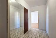 Linzer Straße/Schönbrunn: sanierungsbedürftige, ruhige 2-Zimmer Wohnung mit Grünblick