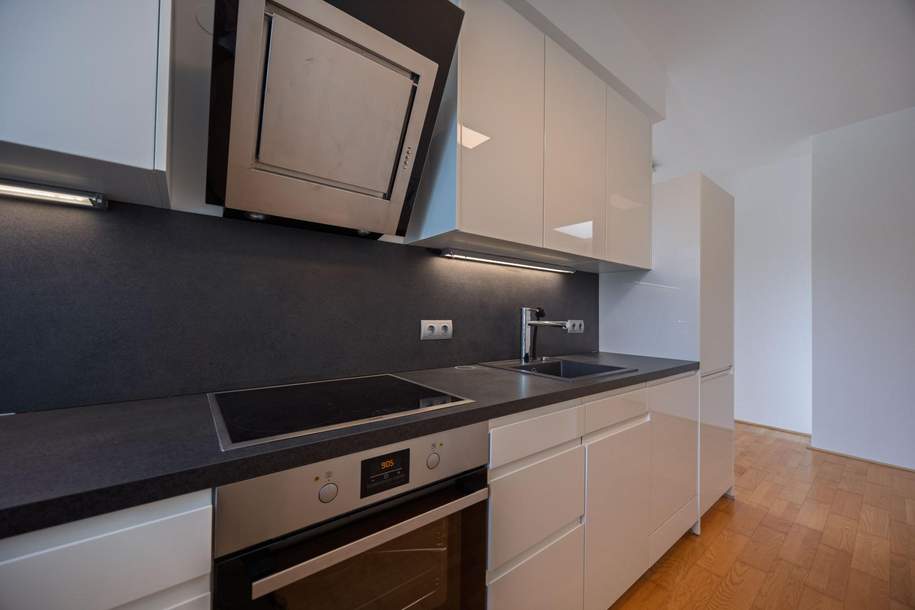 Penthouse mit Weitblick – stilvoll wohnen unter hohen Decken, Wohnung-miete, 2.301,24,€, 9020 Klagenfurt(Stadt)