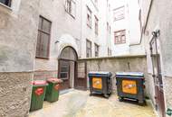 Sanierungsbedürftige 1-Zimmer-Altbauwohnung mit Entwicklungspotenzial