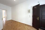 Großzügige 2-Zimmer-Altbauwohnung mit ca. 95 m² - UNBEFRISTET // Spacious 2-Room Period Apartment of approx. 95 m² - UNLIMITED RENT //