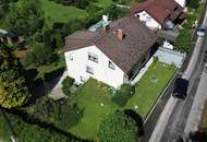 2 bis 3 Familienhaus mit Vollkeller, mit 4 Garagen, Brunnen/Werkstatt - 2 Zufahrten