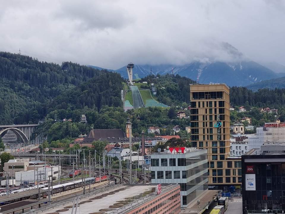 4,3 % Rendite! VERMIETETE Wohnung in zentraler Lage mit traumhaftem Ausblick