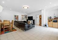 "Großzügige 215 m² Wohnung mit 35 m² Terrasse in Innenhoflage!"