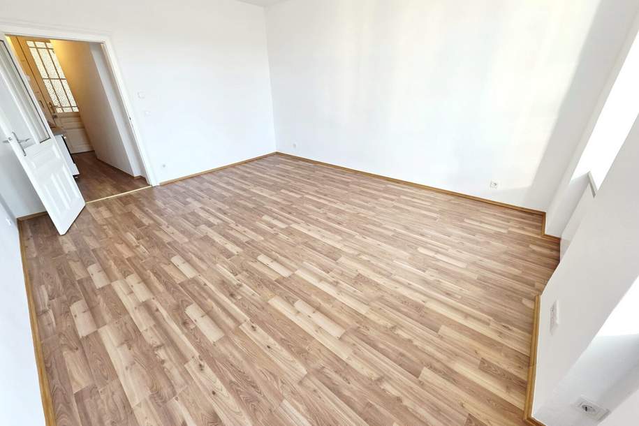 Die leise Seite des Stadtlebens! Kompakte Kleinstwohnung im 3.Stock mit eingereichtem, großen Balkon! U-Bahn um´s Eck! Ruhige Hoflage in 1030 Wien + Schönes Altbauhaus! Nicht zögern!, Wohnung-kauf, 195.000,€, 1030 Wien 3., Landstraße