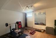 Bezugsfertiges Einfamilienhaus voll unterkellert mit Doppelcarport und Garage am Ende einer Sackgasse