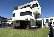 Ultramoderne Arch.-Villa Stahlbeton-Bauweise im neuen Villenviertel // Ultra-modern architect-designed villa Reinforced concrete construction //