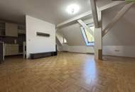 Großzügige 3-Zimmer-Wohnung mit Carport in denkmalgeschütztem Altbau