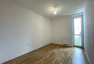 Linz-Oed: Dank vieler großer Fenster lichtdurchflutete 3-Zimmer-Wohnung mit Balkon & Autoabstellplatz in städtischer ruhiger Grünlage