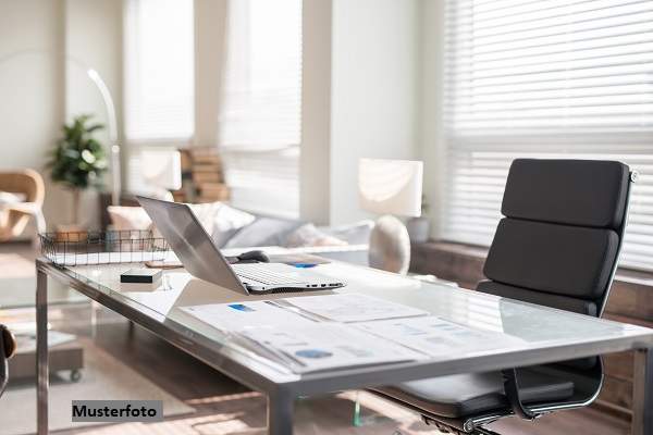 Vielseitige Gewerbeimmobilie mit Büro- und Werkstattflächen sowie 20 TG-Stellplätzen