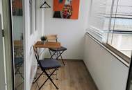 Moderne, hochwertig sanierte 3 Zimmer Wohnung mit verglaster Loggia, Keller und Garagenplatz