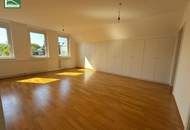 Exklusive 5-Zimmer-Dachgeschosswohnung mit großzügigem Grundriss und sonnigem Balkon. - WOHNTRAUM