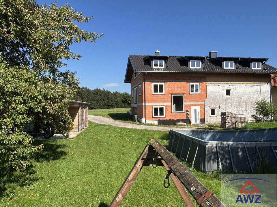 Mehrfamilienhaus mit Potenzial in sonniger und ruhiger Lage mit schönem Fernblick!