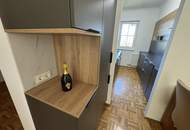 Charmante 3-Zi DG-Wohnung mit moderner Küche - RUHIGE Aussichtslage - Loggia &amp; Carport