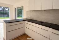 High-End Fertigteilhaus mit PV-Anlage, Kühlung & Vollkeller / ERSTBEZUG