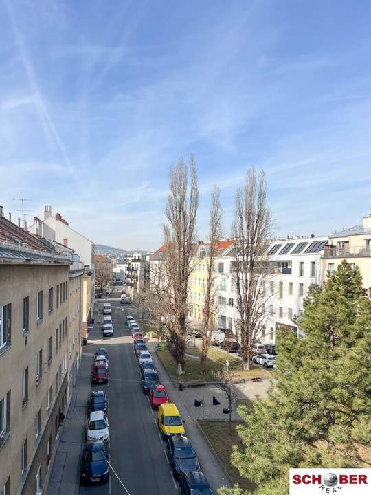 Sanierungsbedürftige Altbauwohnung im 3. OG ohne Lift