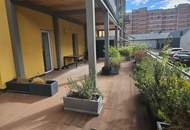 Familienhit! Traumhafte 4 - Zimmer Wohnung mit 63 m² südseitiger Terrasse und Carport