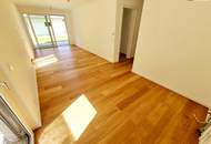 Barfuß ins Gras. Direkt vom Wohnzimmer aus. Den Sommer bereits im eigenen Garten verbringen! TOP Neubauwohnung mit viel Freiraum! Traumhafter Eigengarten + 3 Zimmer + Grün wohin das Auge reicht + Luftwärmepumpe!