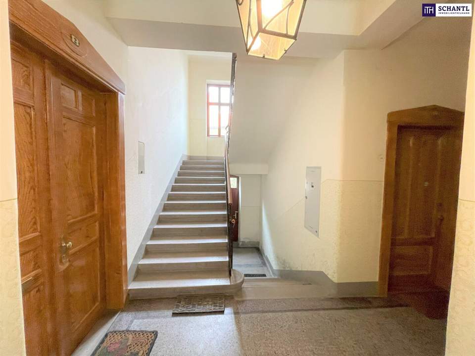 MIT BALKON! Tolle Altbauwohnung mit idyllischem Innenhof-Balkon, 2 Zimmer, mitten in der City! Besser geht´s nicht - diese Lage lässt keine Wünsche offen!