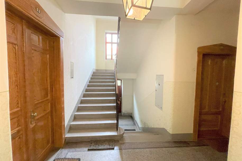 MIT BALKON! Tolle Altbauwohnung mit idyllischem Innenhof-Balkon, 2 Zimmer, mitten in der City! Besser geht´s nicht - diese Lage lässt keine Wünsche offen!, Wohnung-miete, 862,70,€, 8010 Graz(Stadt)