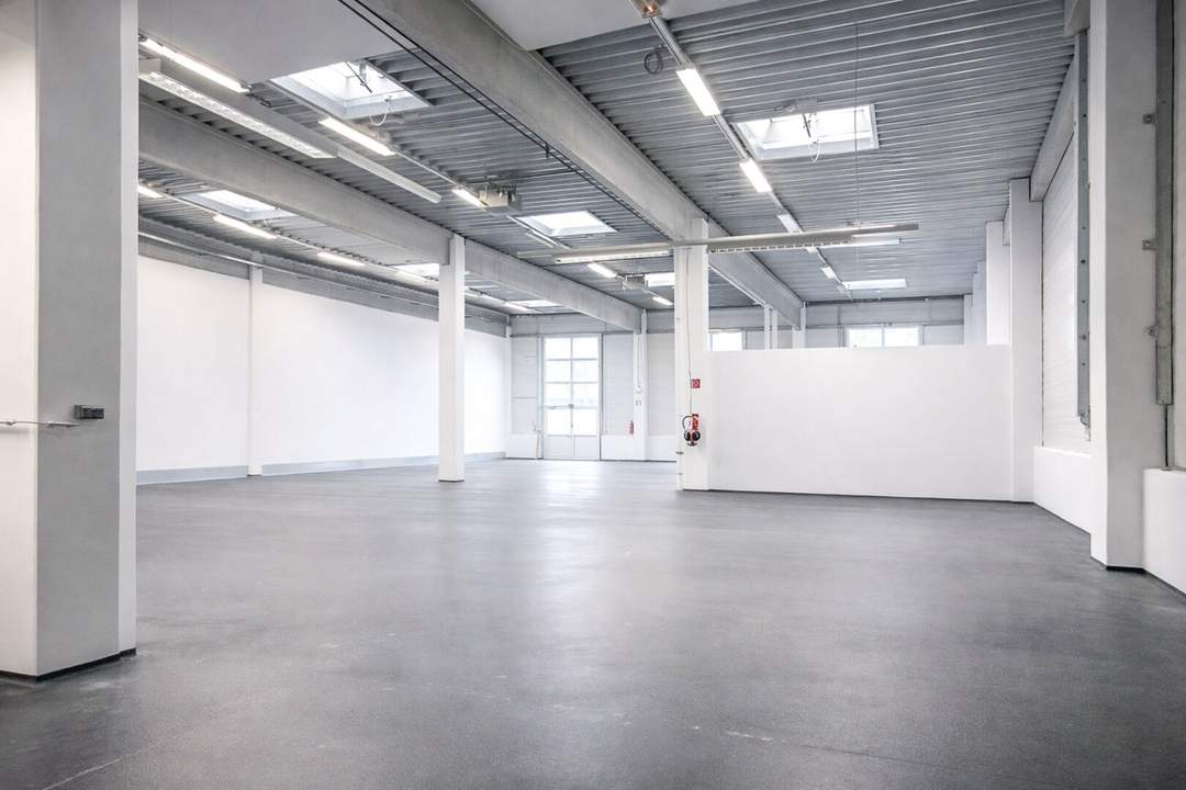 Kombination Lagerhalle 100 m2 + Büro 218 m2 südlich von Wien, in Wr. Neudorf