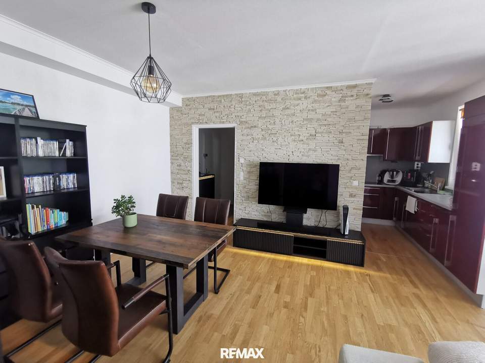 2 Zimmer Neubau, mit Seezugang !!! Top renoviert, bezugsfertig zu übernehmen.