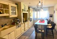 "Ein-/Zweifamilienhaus, neu renoviert, mit 2 Wohnungen (je 120m²) und Pool!"