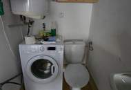 Zwei sanierungsbedürftige Häuser in absoluter Ruhe/Alleinlage