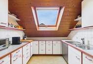 Zweistöckige Dachgeschosswohnung mit 5 Zimmern