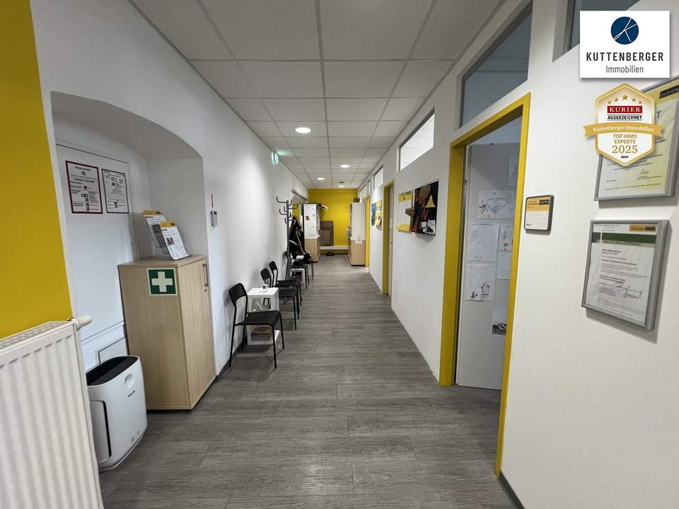 Vis a’ Vis Stadthalle: Sanierte Geschäfts- oder Büroräumlichkeiten