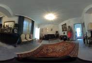 Villa mit Wintergarten und Nebengebäude