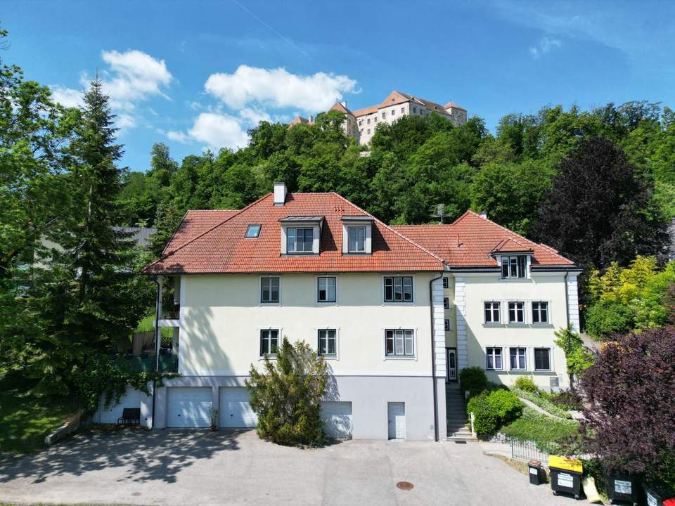 ZINSHAUS MIT 10 VOLLVERMIETETEN EINHEITEN DIREKT AM SCHLOSSBERG