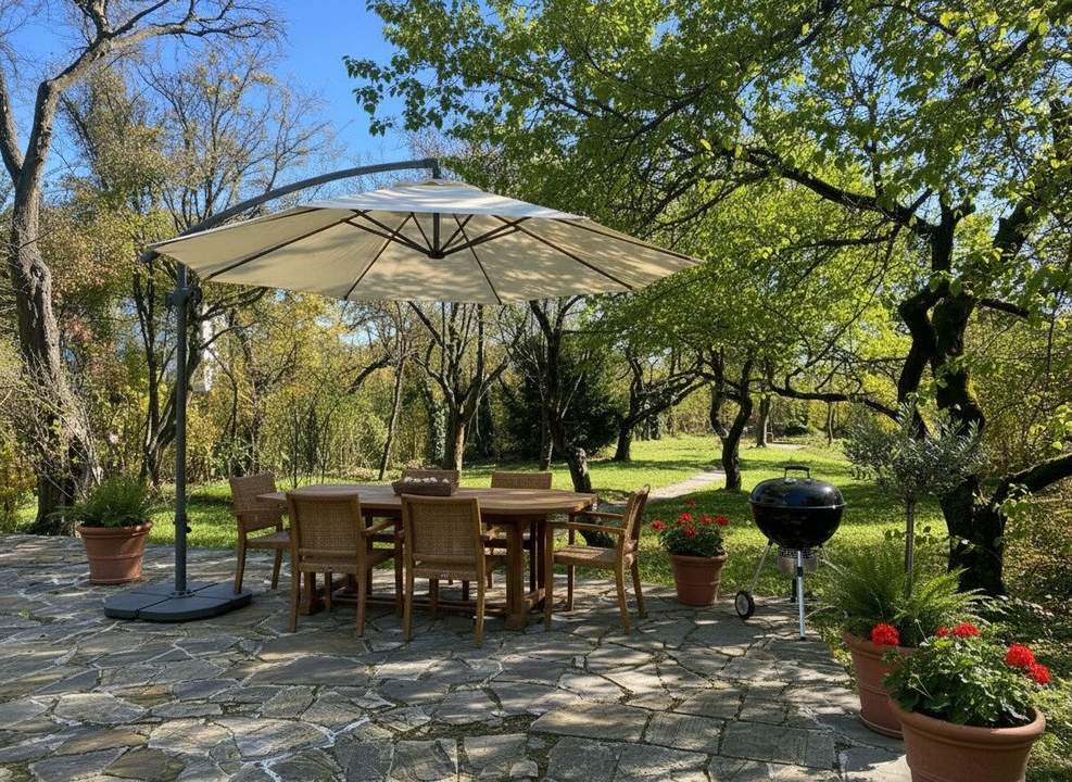 BURG LICHTENSTEIN BLICK! Haus in Traumlage mit wunderschönem Garten!