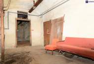 Top Lage, großes Potenzial – Sanierungsbedürftige Altbauwohnung im Herzen von Graz!