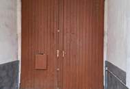 Stilvolles Wohn-Bauernhaus mit Nebengebäuden und Grüngarten!