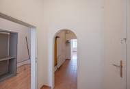 ++KLNB121++ Renovation Opportunity: Well-Located 2-Room Apartment with Airbnb Potential