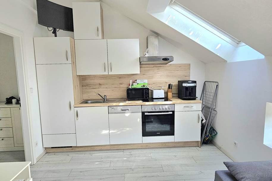 Hübsche Dachgeschosswohnung in Ruhelage!, Wohnung-miete, 671,00,€, 1220 Wien 22., Donaustadt
