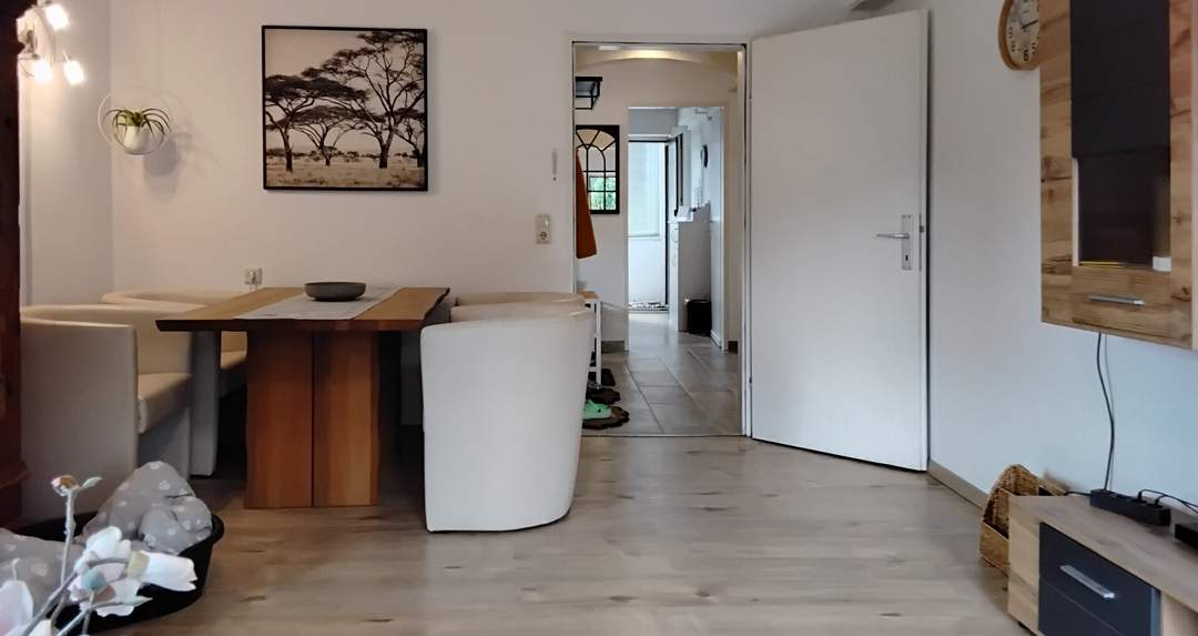 Eine komplett neu adaptierte 3-Zimmer-Wohnung mit Eckbalkon und Traunstein Blick.