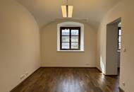 Büro/Praxis - neu saniert