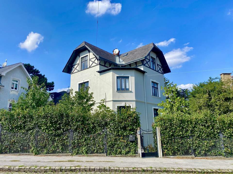 Elegante Vorstadt-Altbauvilla zur langfristigen Vermietung in Grünruhelage