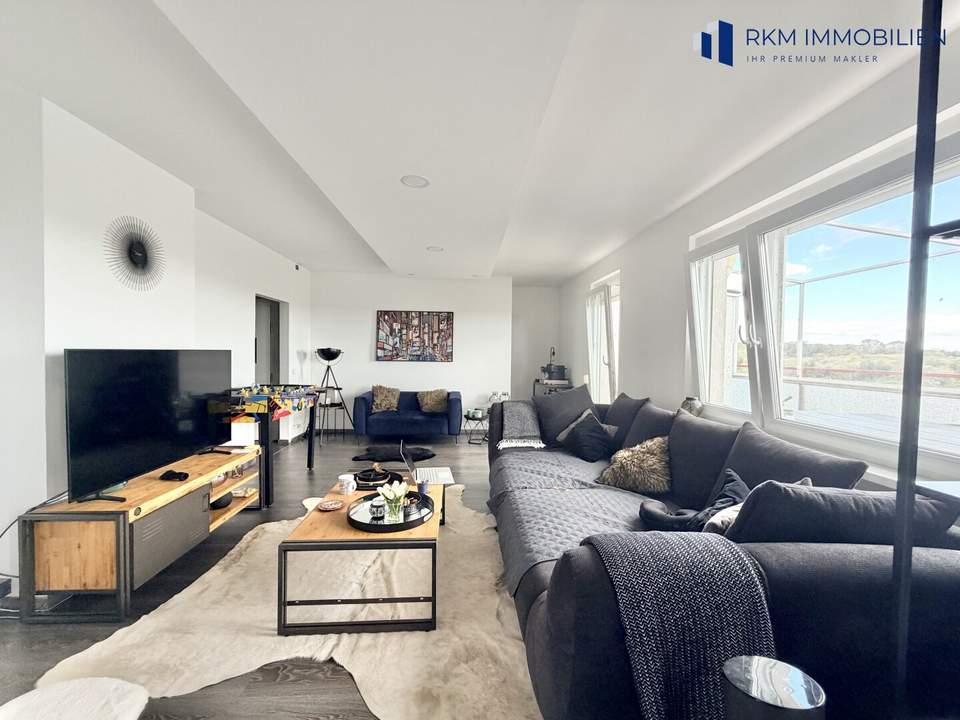 Gräumige 4-Zimmer-Dachgeschosswohnung mit 360°-Panoramablick über ganz Wien