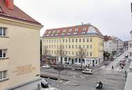 Ein Raum voller Licht und Leichtigkeit – Altbaucharme pur!