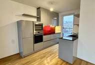 SONNENUNTERGANG UND URLAUBSGEFÜHL MITTEN IN DER STADT